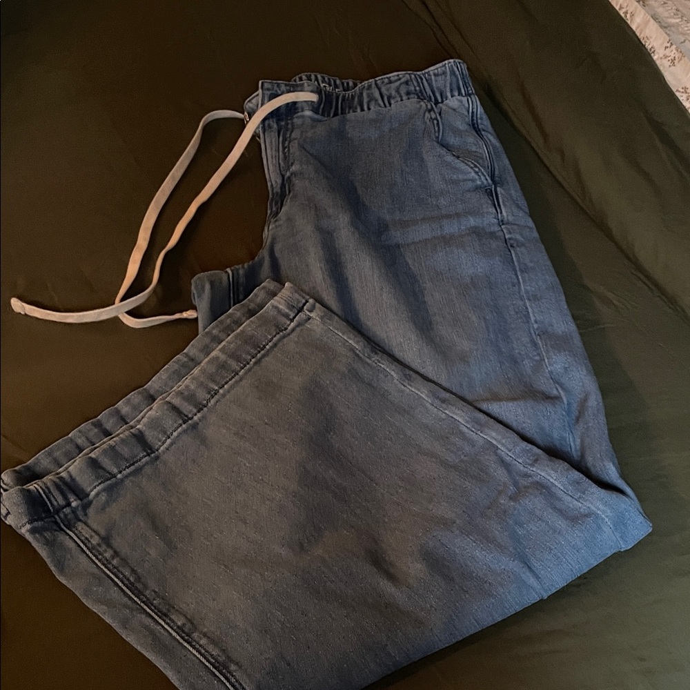 American Eagle Outfitters Blue wide leg jeans. Super soft material